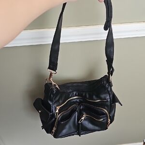 Black Women’s Multi-Pocket Shoulder Bag